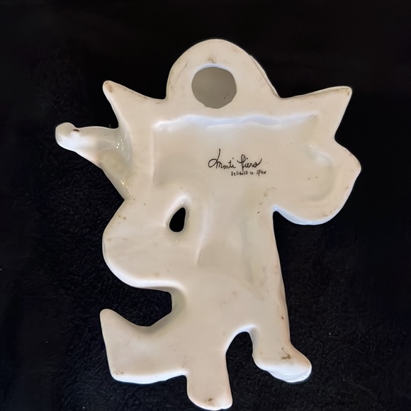 Vintage Monti Fiero Spain porcelain angel or Cupid wall hanging 4” t x 3”